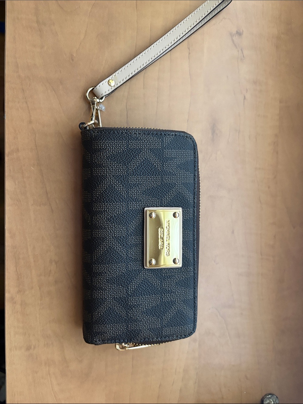 Michael Kors Black and Cream Wristlet Phone Wallet with Gold Plate